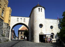 Veszprém, Hősök kapuja